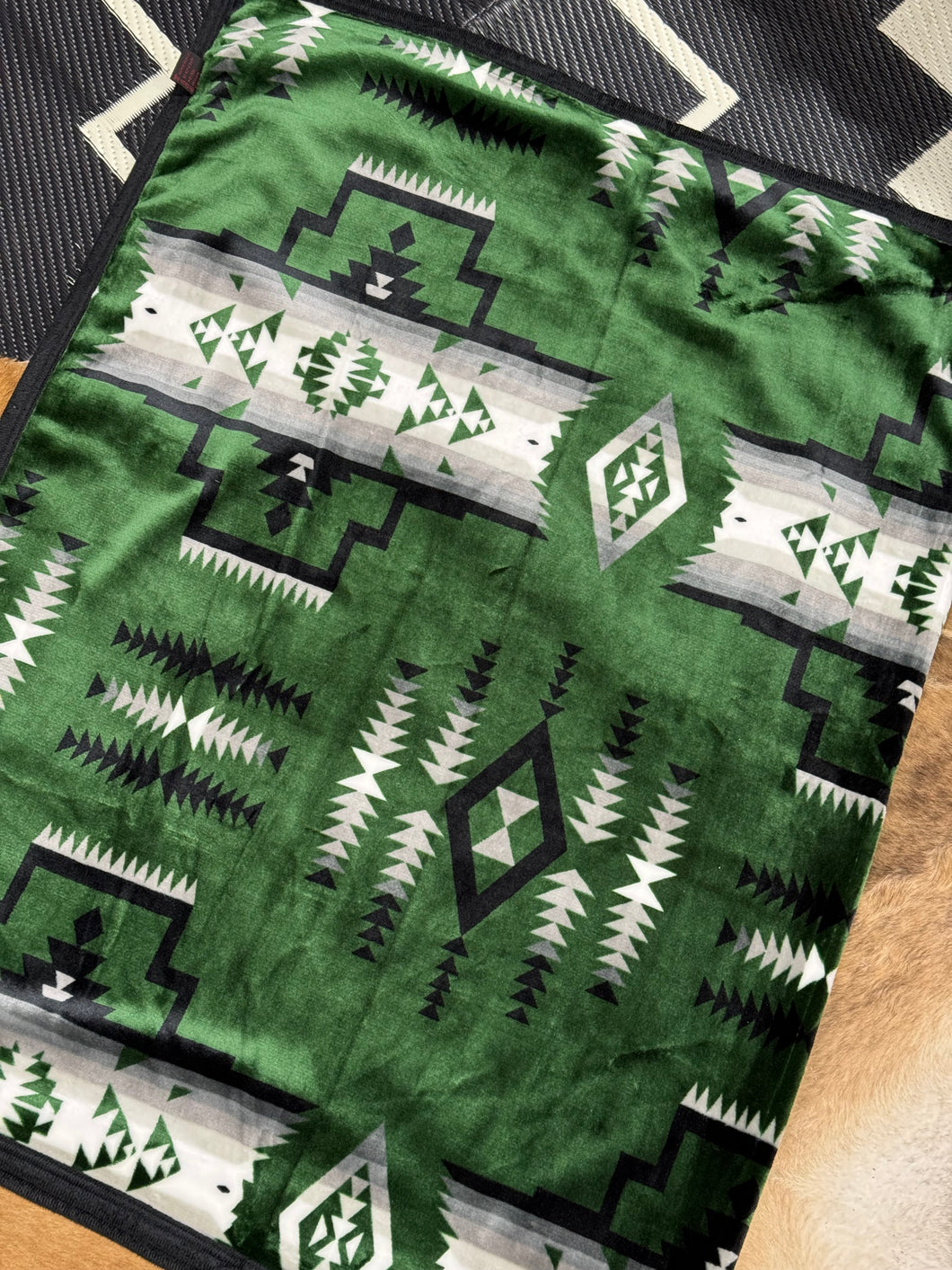 Hunter Green BW/ BW Aztec Blanket