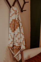 Load image into Gallery viewer, Tan &amp; White Terlingua King Blanket
